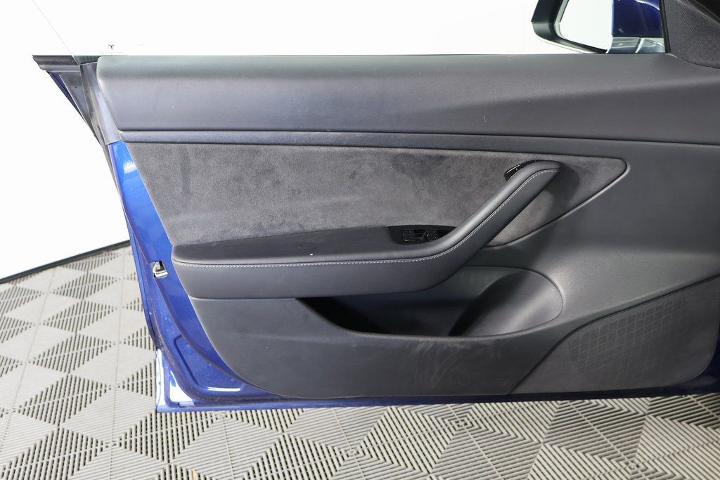 Thumbnail: 2020 Tesla Model 3 - 12