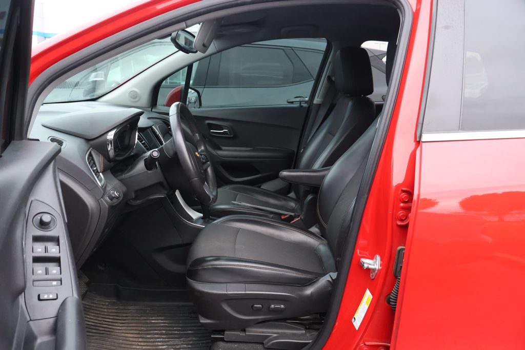 Thumbnail: 2020 Chevrolet Trax - 12