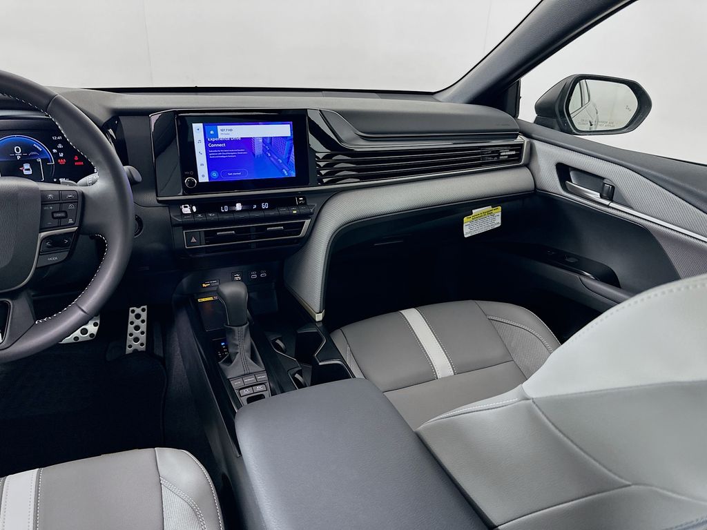 Thumbnail: 2025 Toyota Camry - 22