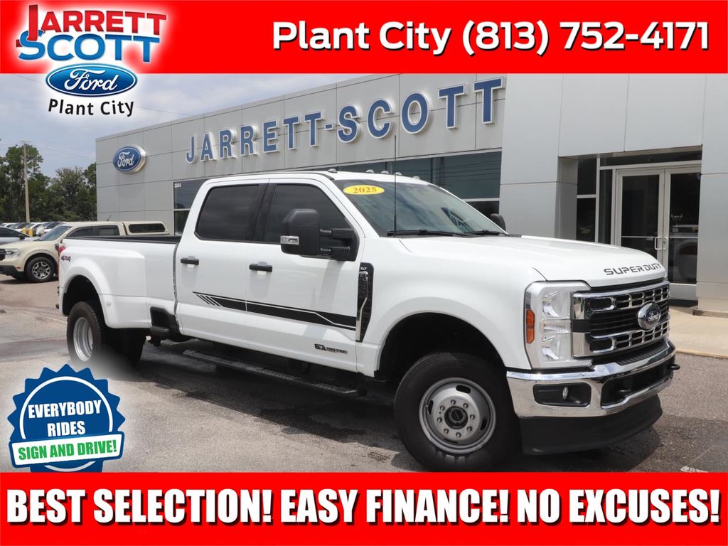  2025 Ford F-350 Super Duty XLT Crew Cab LB DRW 4WD   