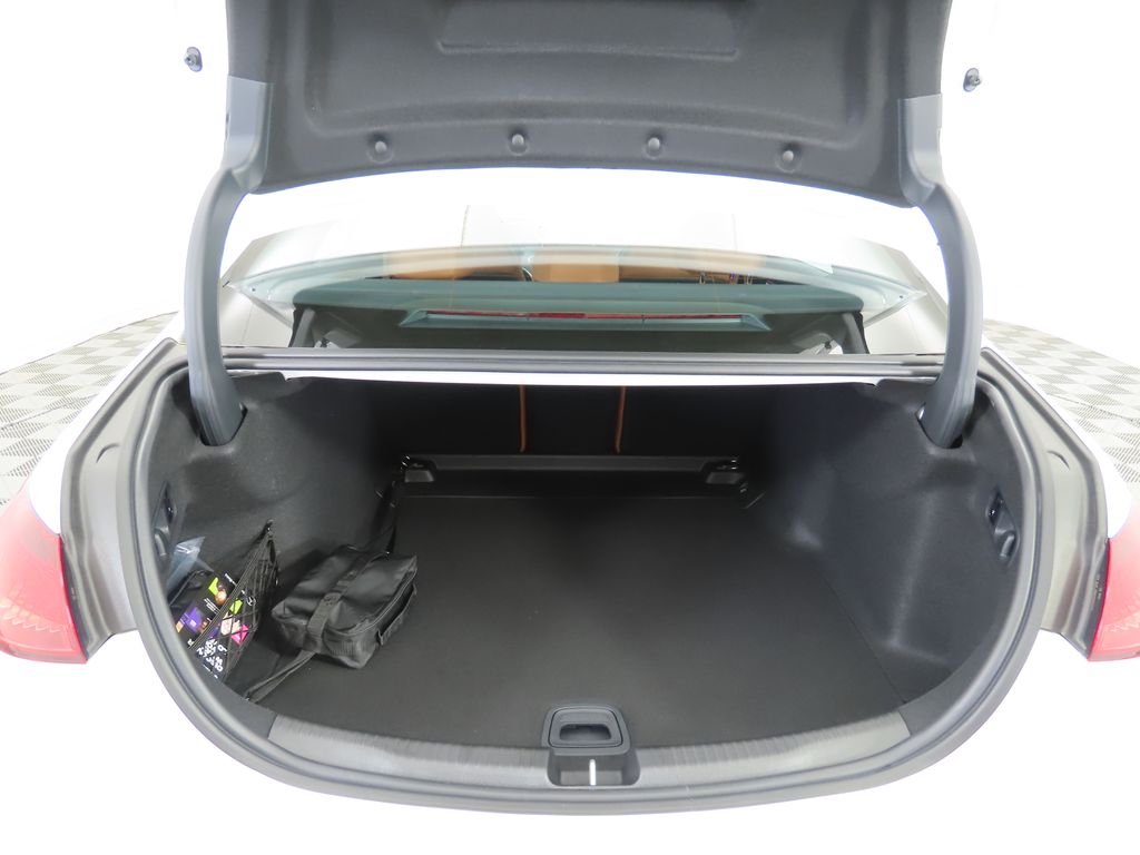 Thumbnail: 2025 Mercedes-Benz C-Class - 28