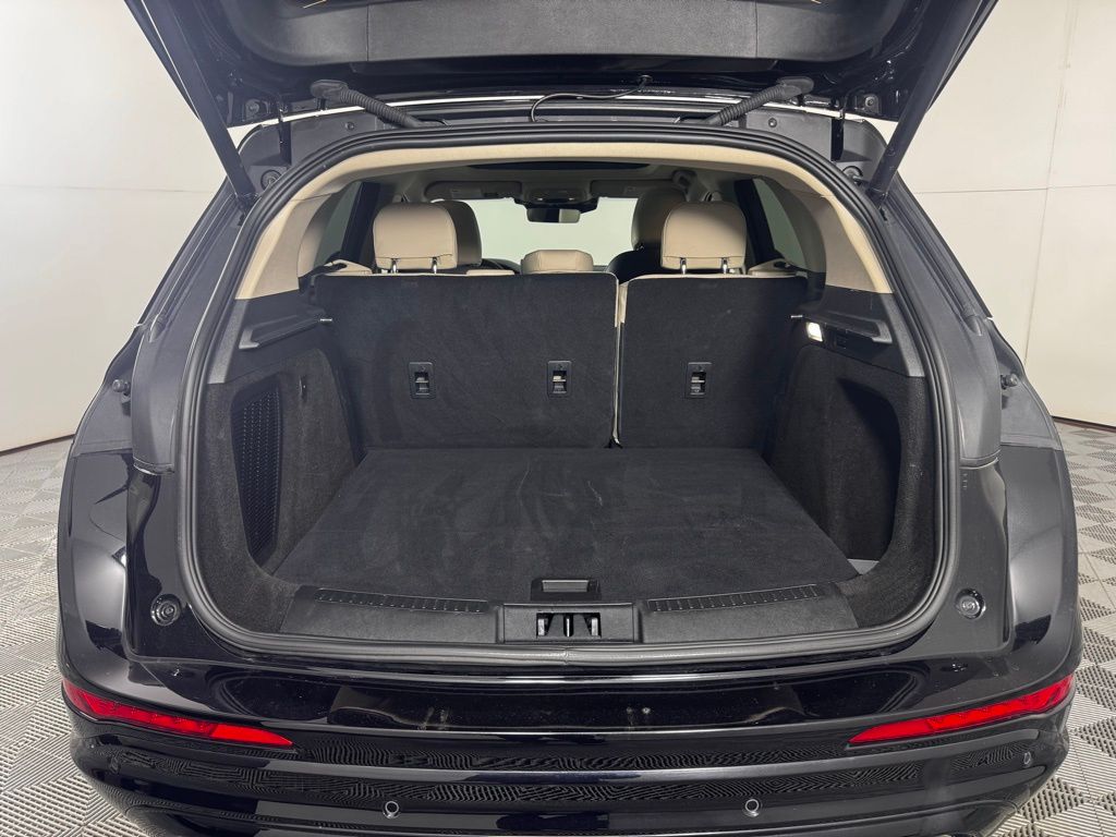 Certified Used 2025 Black Lincoln Reserve image 21