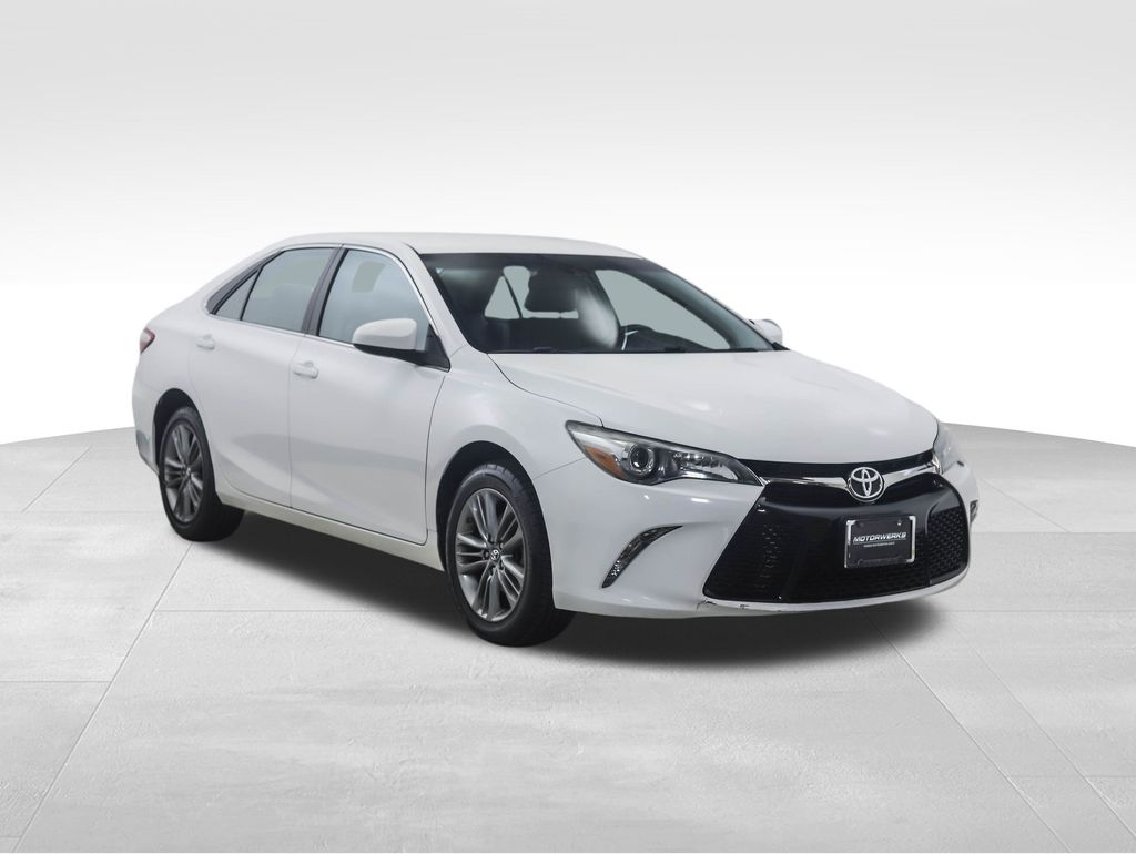 Thumbnail: 2016 Toyota Camry - 8