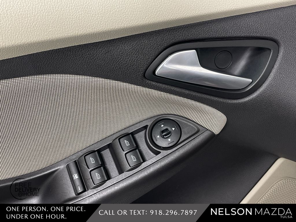 Used 2014 Red Ford SE image 21