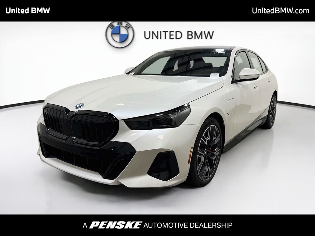 Thumbnail: 2027 BMW 5 Series - 1