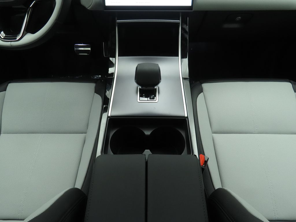 2026 Land Rover Range Rover Velar Dynamic SE 16
