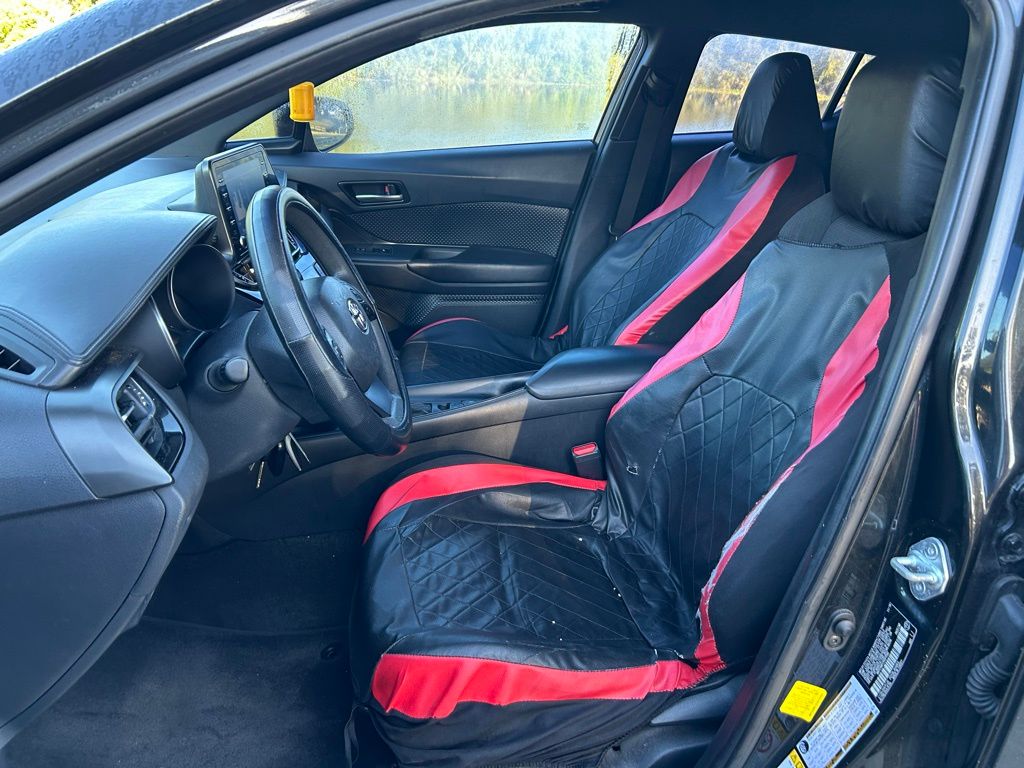 Thumbnail: 2019 Toyota C-HR - 14