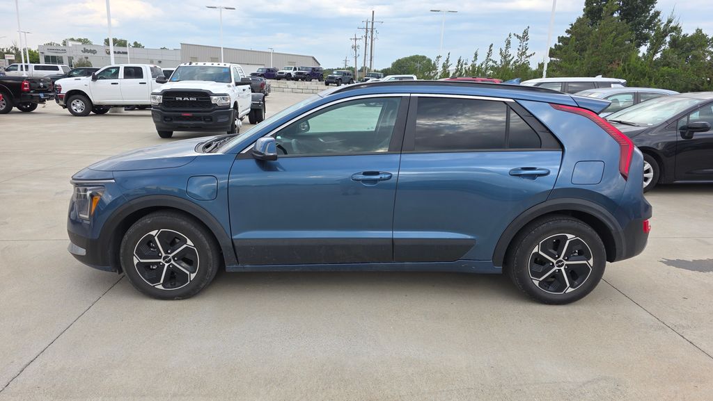 Used 2025 Kia Niro EX with VIN KNDCS3LFXS5236184 for sale in Kansas City