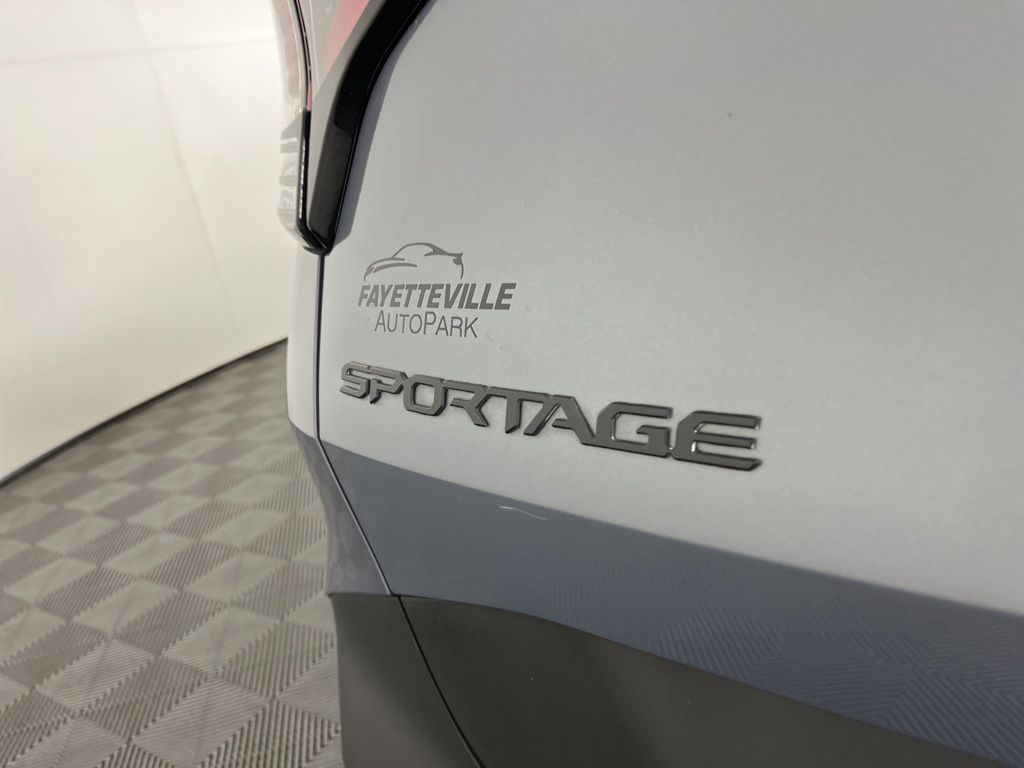 Thumbnail: 2023 Kia Sportage - 4