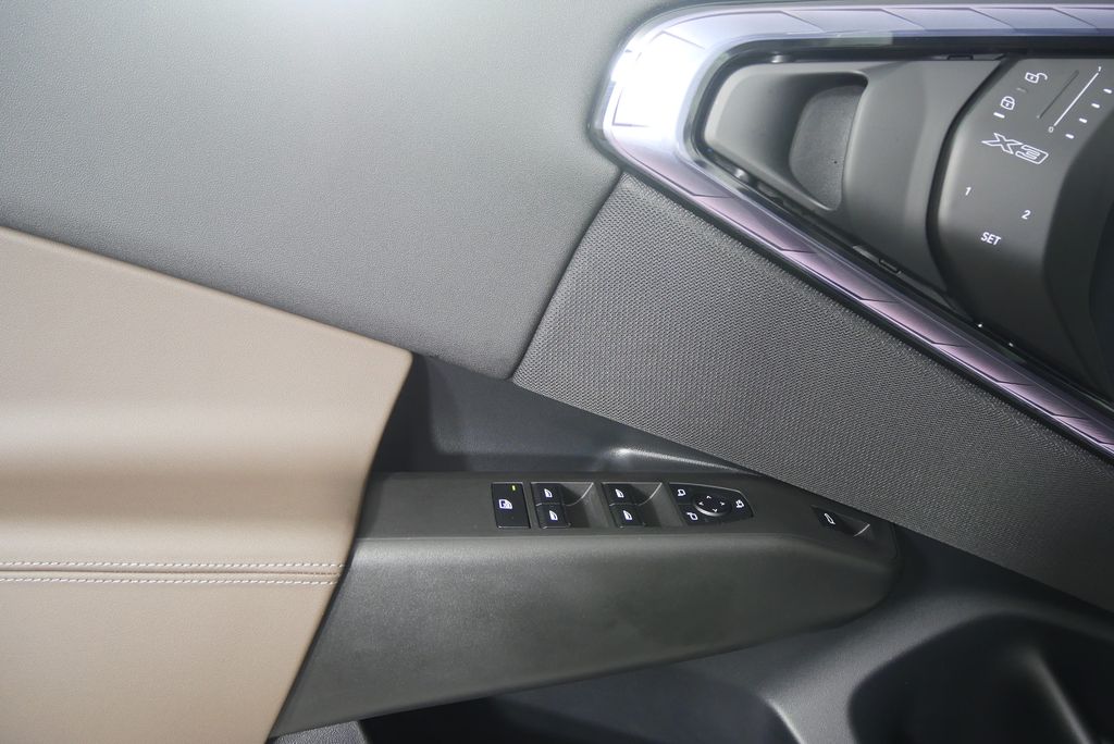 2025 BMW X3 3.0i 8