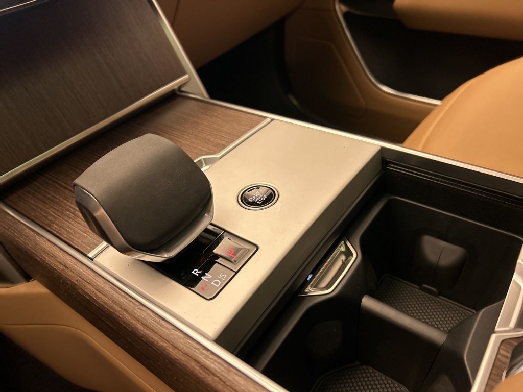 Thumbnail: 2026 Land Rover Range Rover - 19