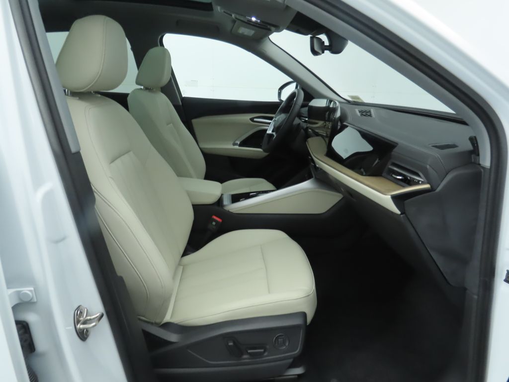 Thumbnail: 2025 Audi Q5 - 22