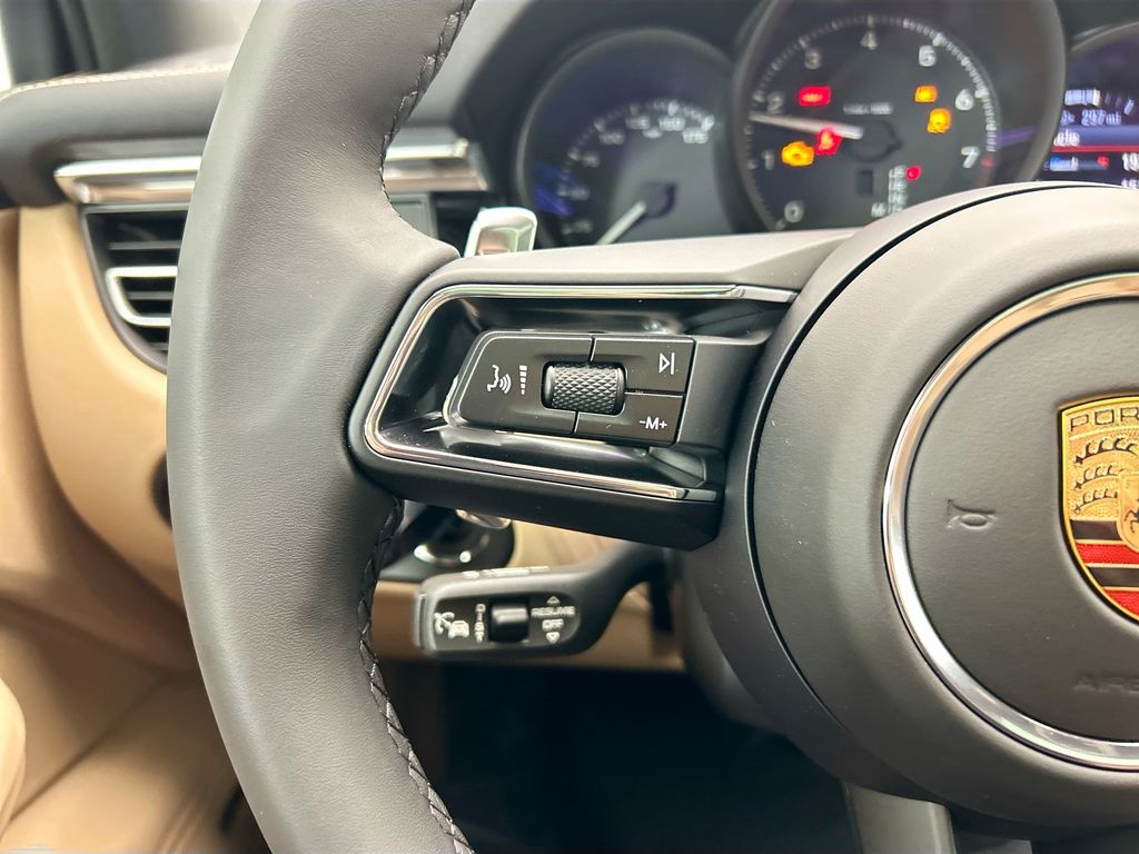 Thumbnail: 2026 Porsche Macan - 14