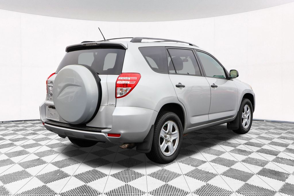 2010 Toyota RAV4 Base 8