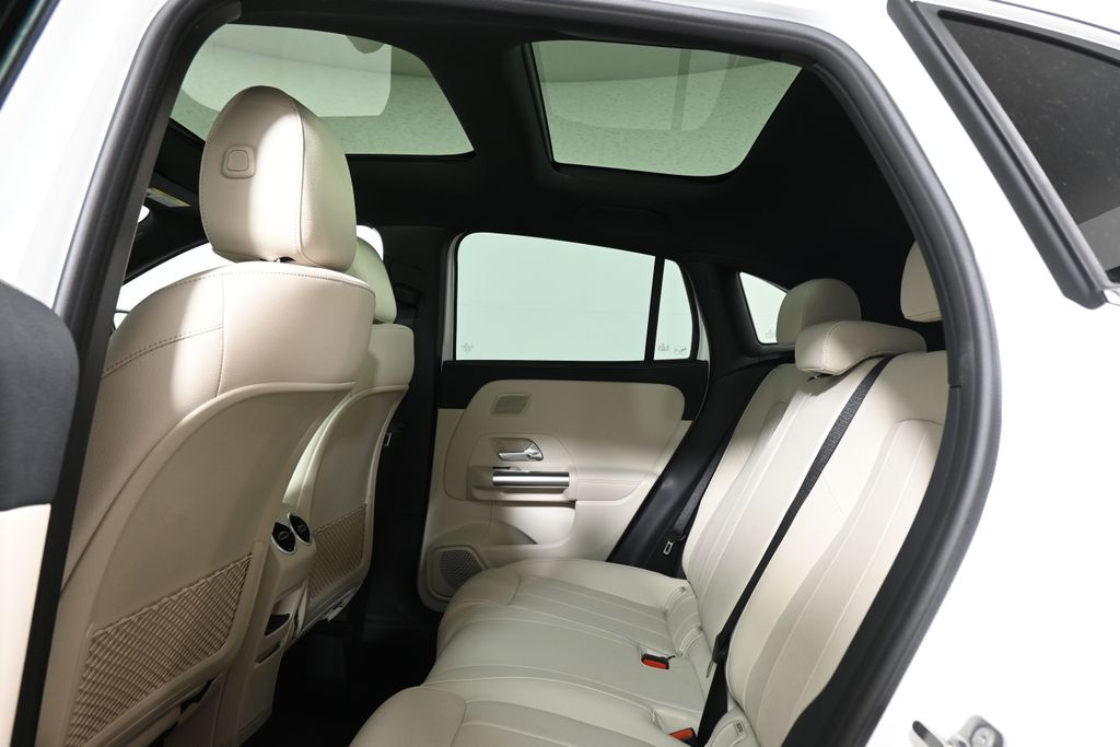 Thumbnail: 2026 Mercedes-Benz GLA - 27