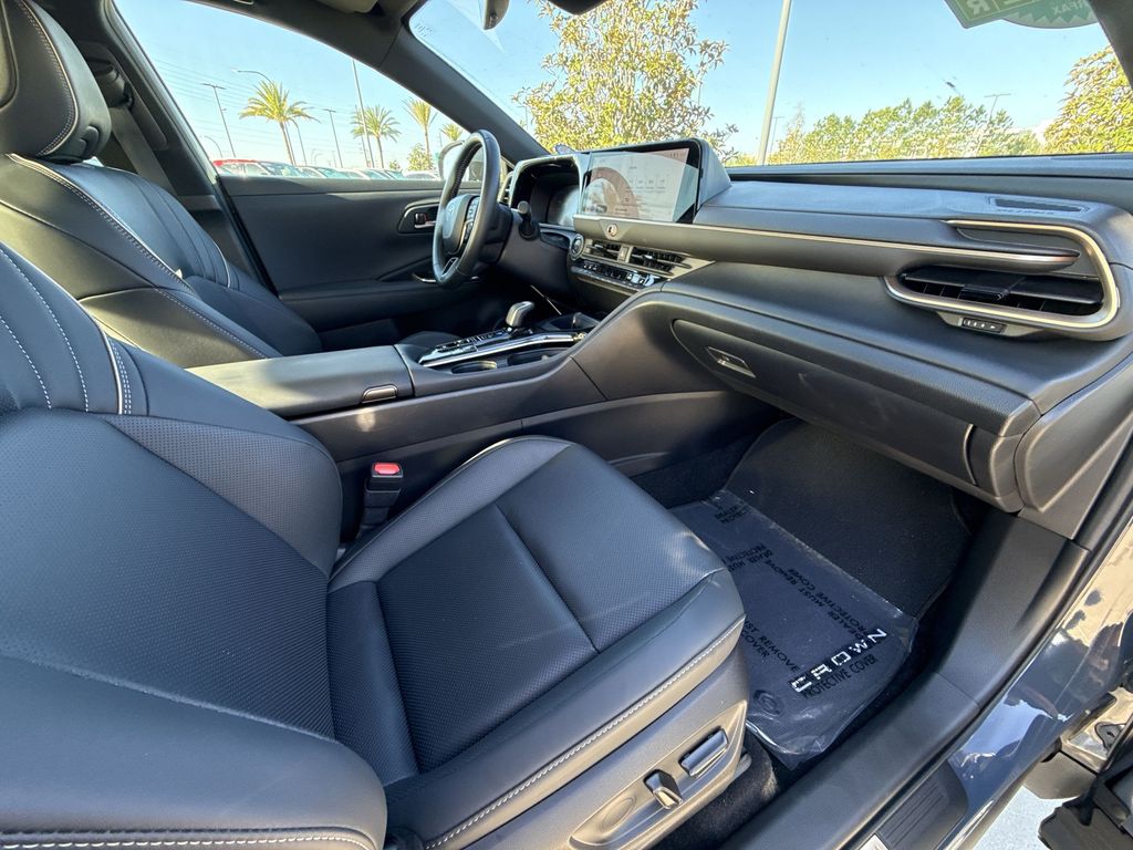 Thumbnail: 2025 Toyota Crown - 15