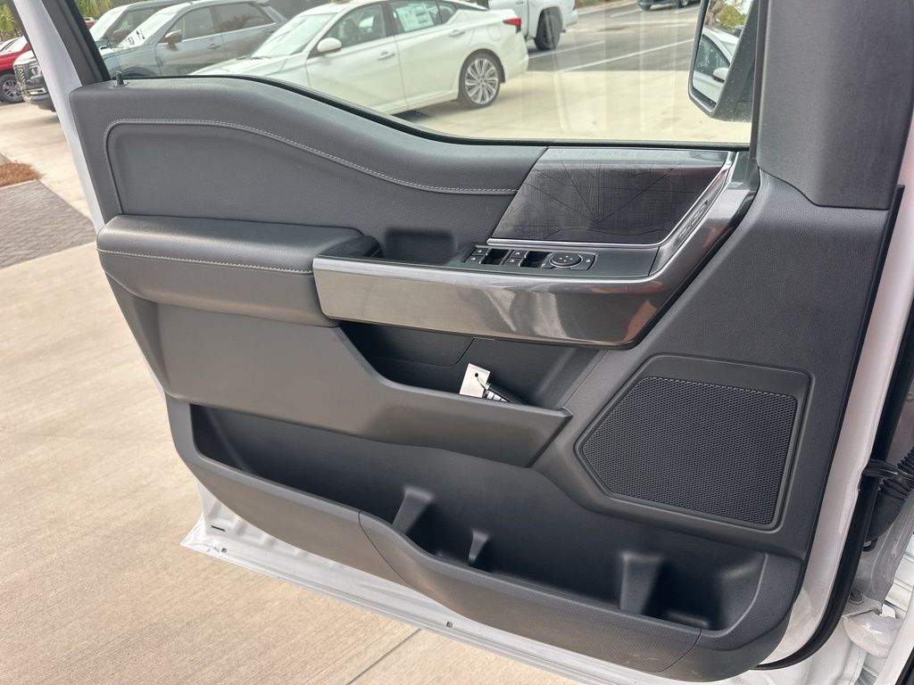 2023 Oxford White Ford F-150 XLT RWD Truck