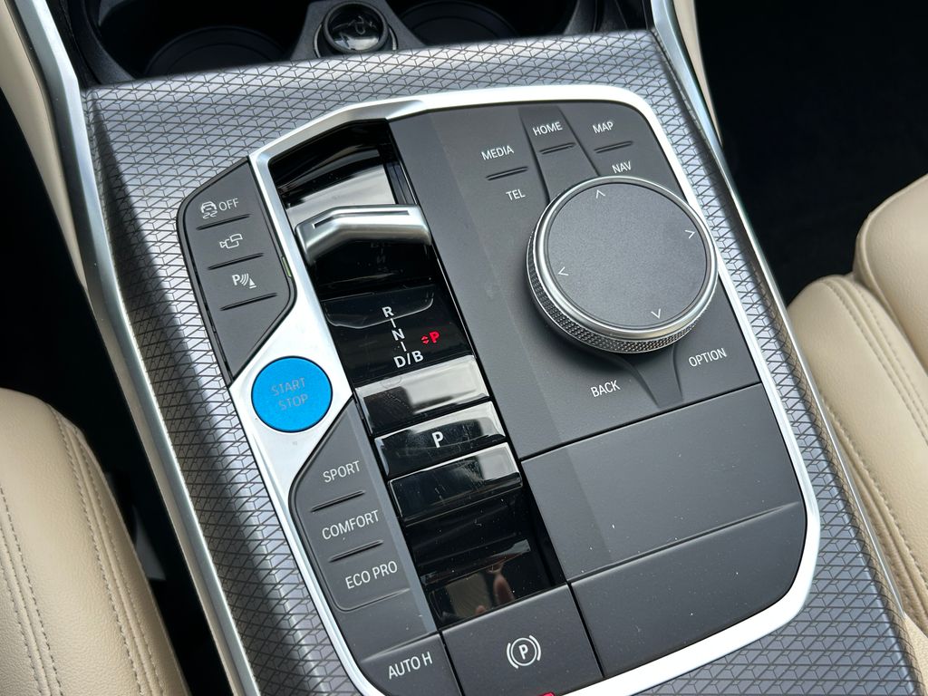 Thumbnail: 2025 BMW i4 - 28