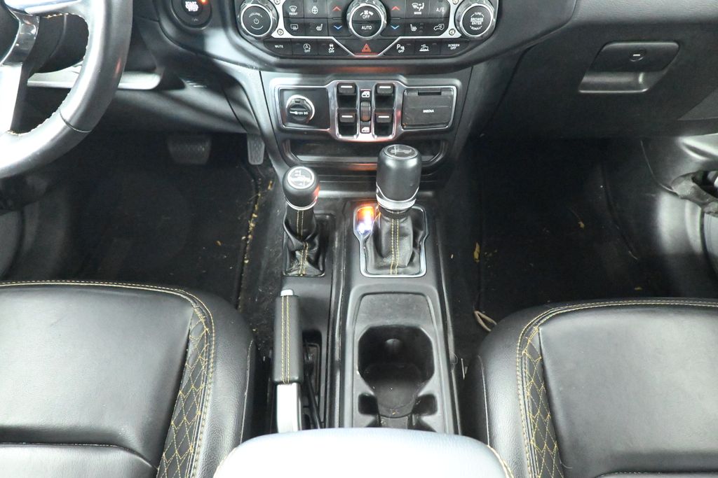 Thumbnail: 2022 Jeep Wrangler - 25