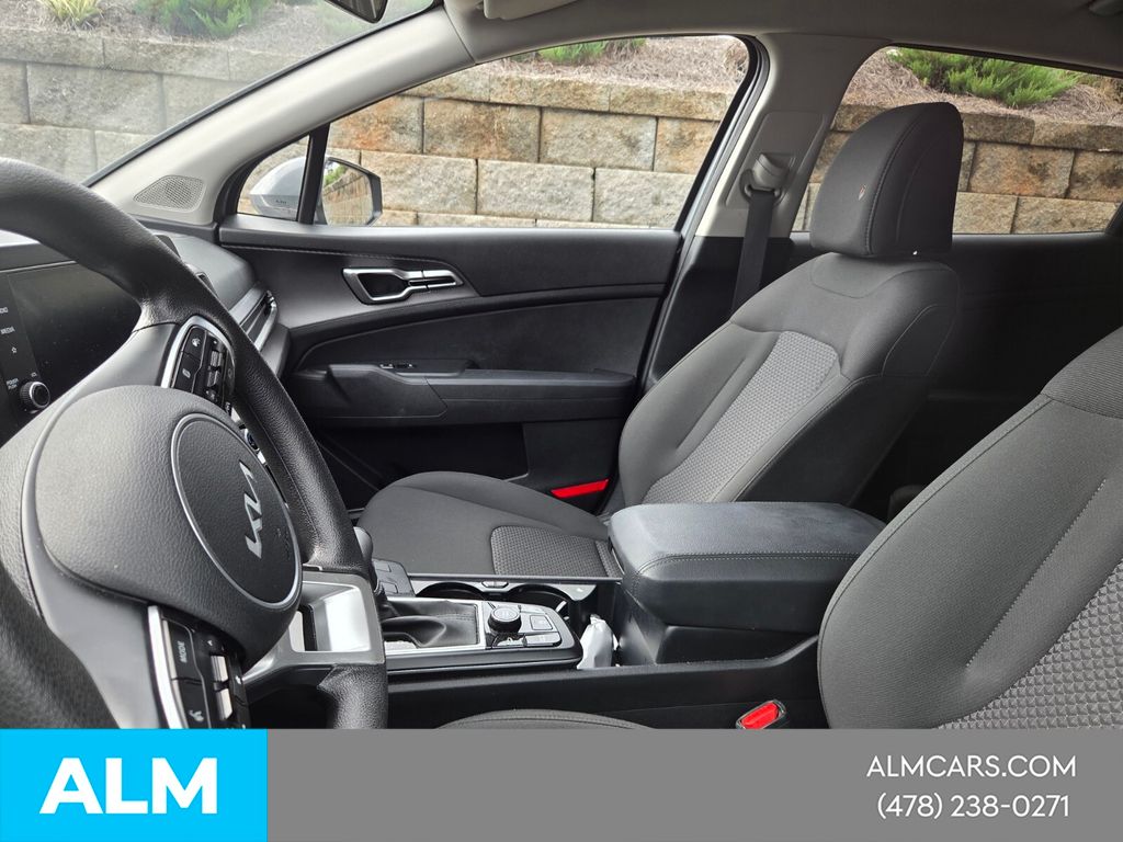 Used 2025 Silver Kia LX image 4