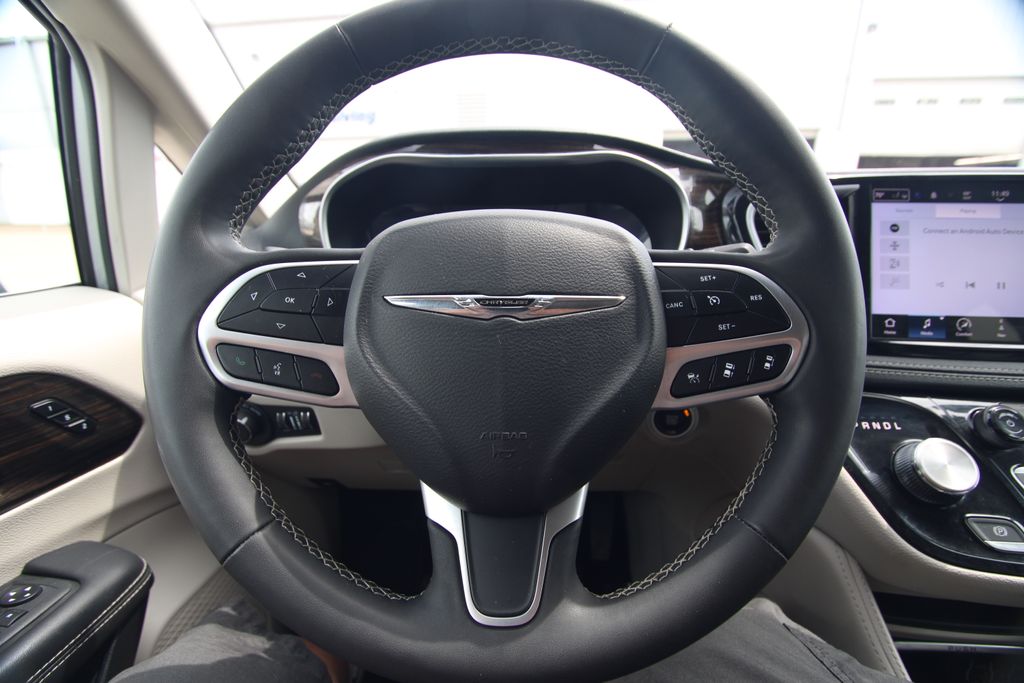 Used 2023 Chrysler Pacifica Hybrid Van