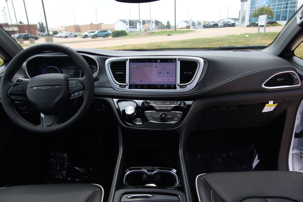 New 2027 Chrysler Pacifica Van