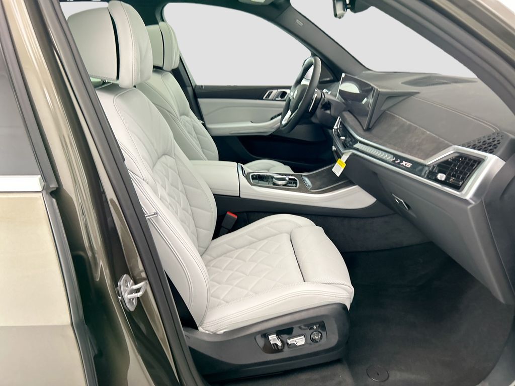 Thumbnail: 2026 BMW X5 - 19