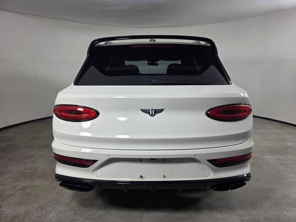 Used 2022 White Bentley  image 5