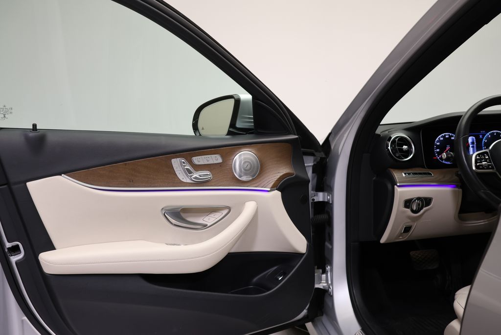 Thumbnail: 2019 Mercedes-Benz E-Class - 30