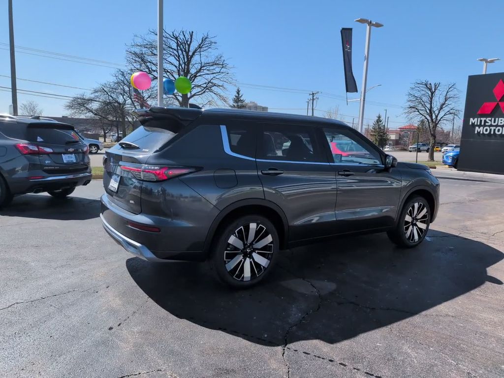 New 2026 Gray Mitsubishi SEL image 7