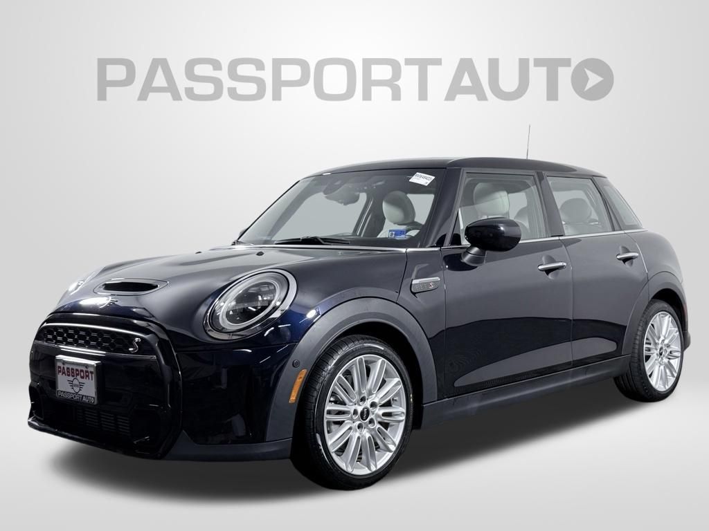 MINI Yours Enigmatic Black Metallic 2024 MINI Cooper Hatchback  Automatic