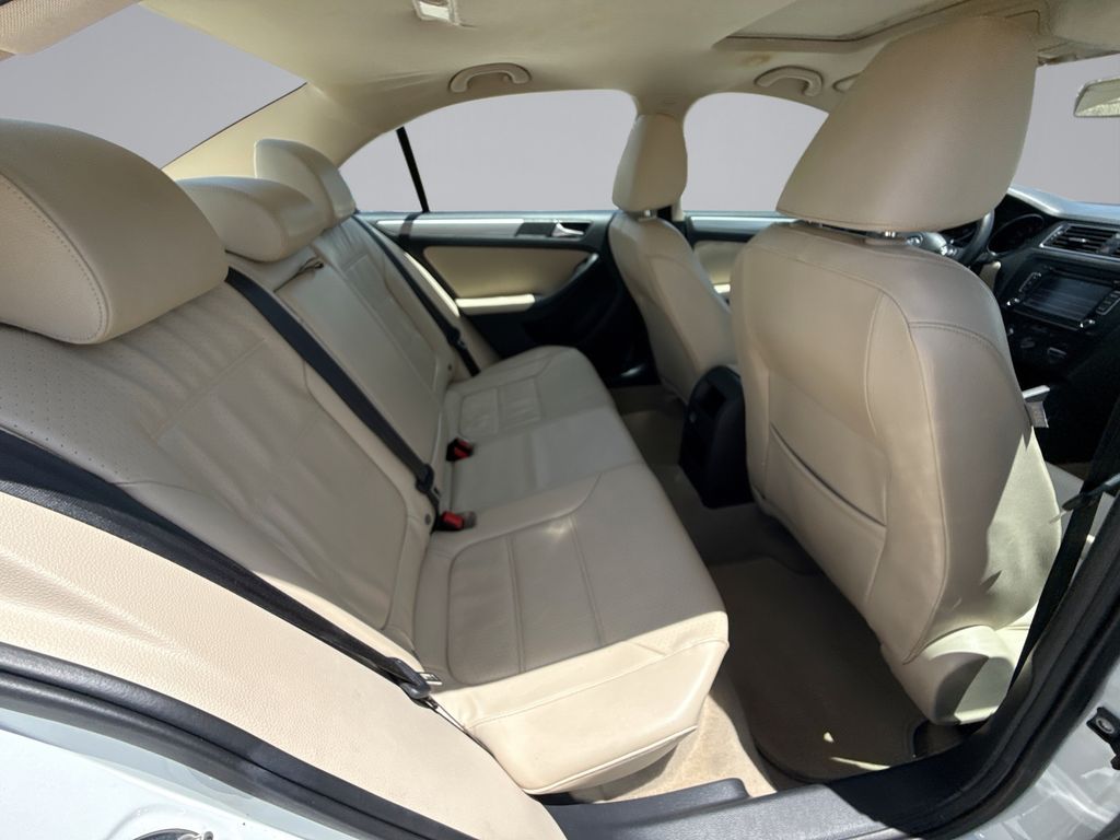 Thumbnail: 2015 Volkswagen Jetta - 17