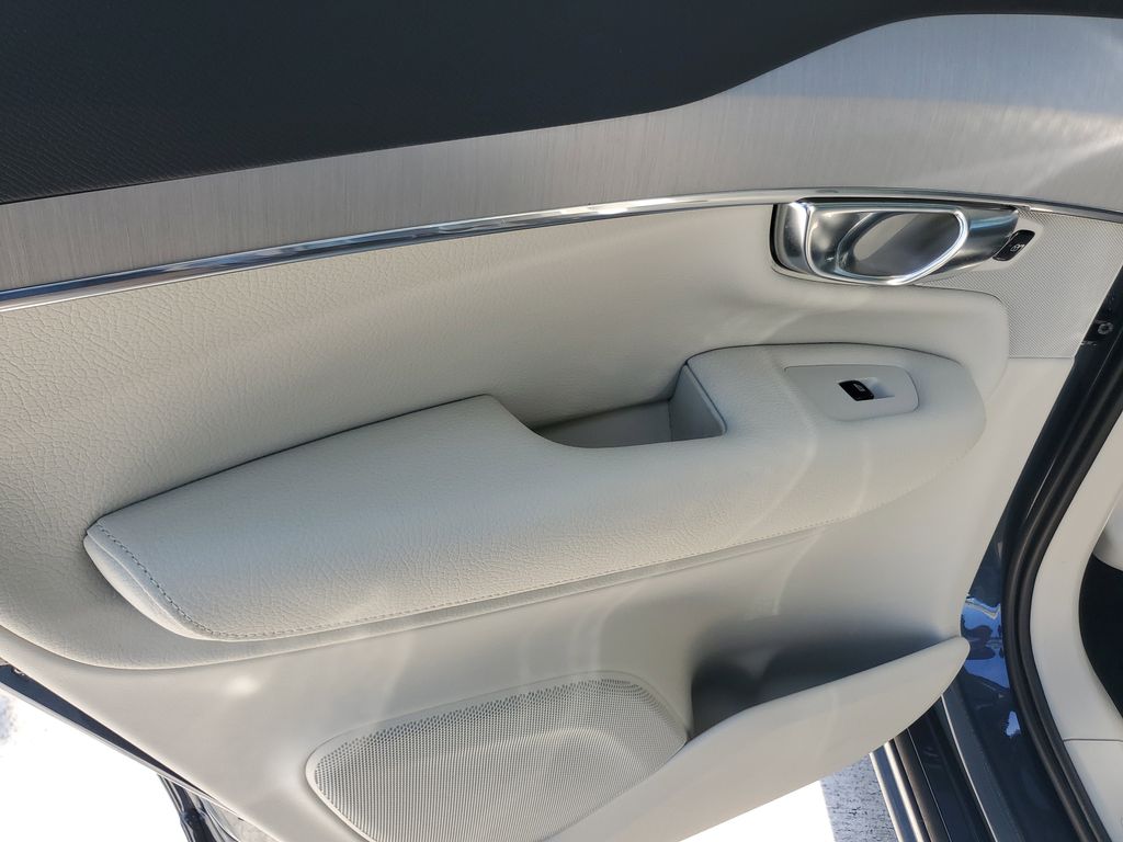 used 2021 Volvo XC90 car, priced at $24,995
