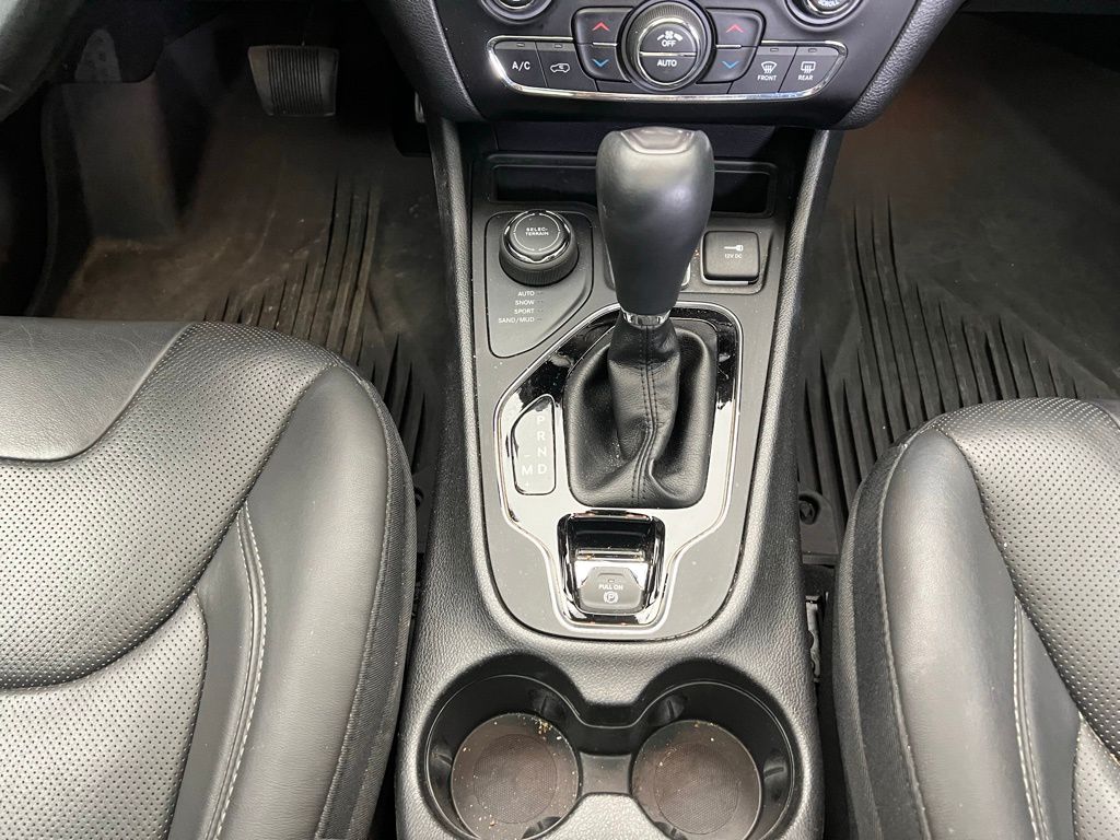 Thumbnail: 2021 Jeep Cherokee - 11