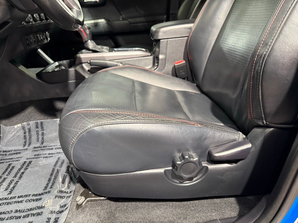 Thumbnail: 2019 Toyota Tacoma - 13