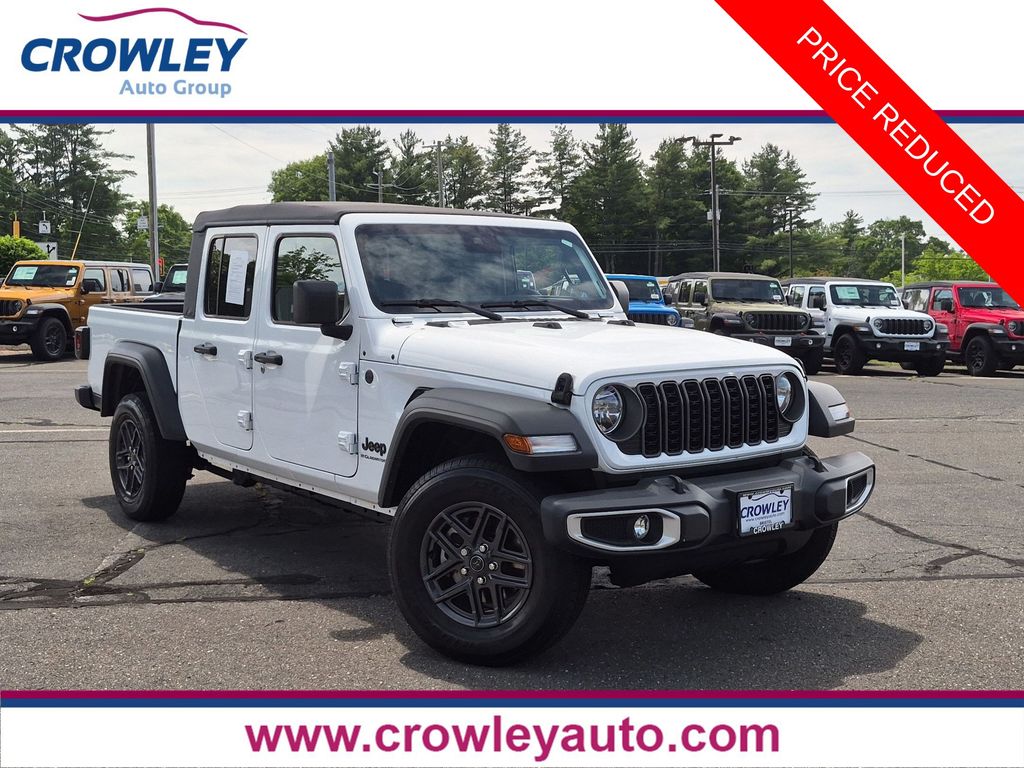 Bright White Clearcoat 2025 Jeep Gladiator Sport S Crew Cab 4WD Pickup Truck Four-Wheel Drive 8-Speed Automatic
