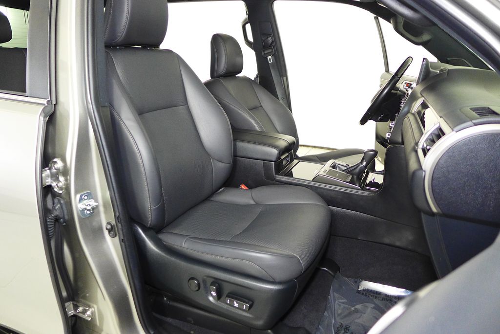 Thumbnail: 2022 Lexus GX - 19