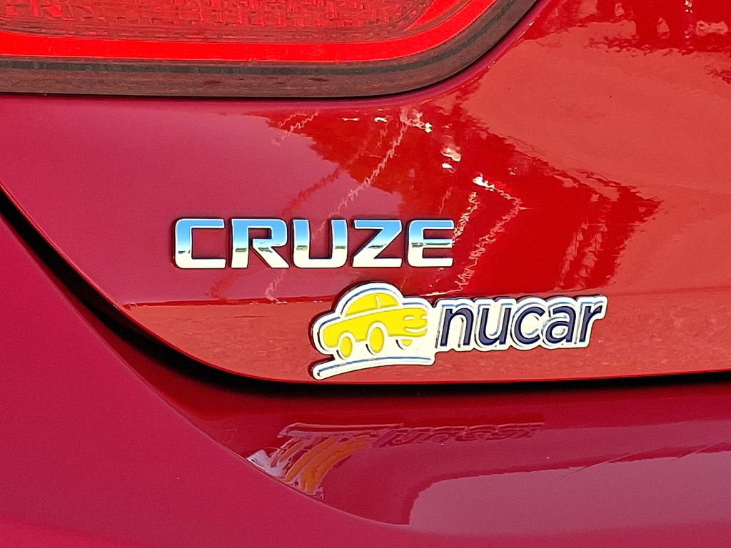 2017 Chevrolet Cruze — photo 30