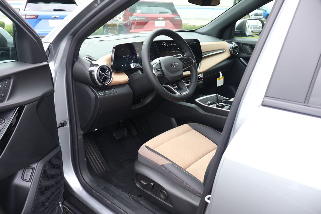 Thumbnail: 2026 Chevrolet Equinox - 13