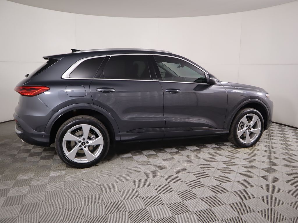 Thumbnail: 2025 Audi Q5 - 4