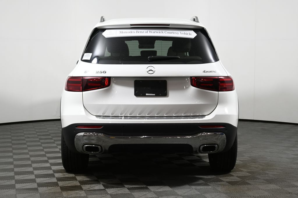 2025 Mercedes-Benz GLB 250 9
