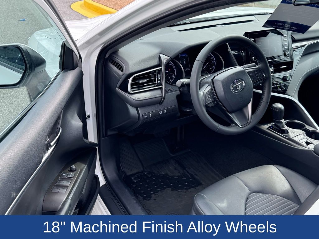 2021 Toyota Camry SE Hybrid