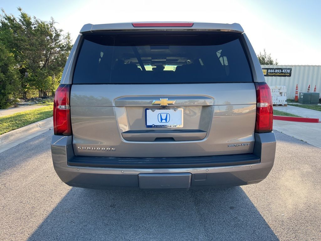 2018 Chevrolet Suburban LT 4