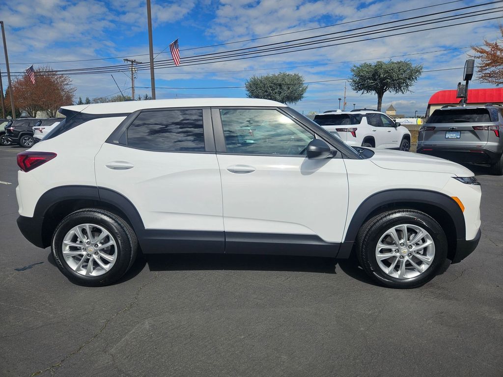 View vehicle photo 7