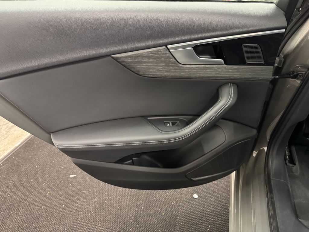 2023 Audi A4 45 S line Premium Plus
