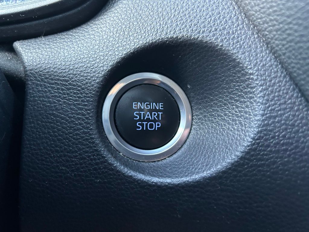 Thumbnail: 2022 Toyota Corolla Cross - 27