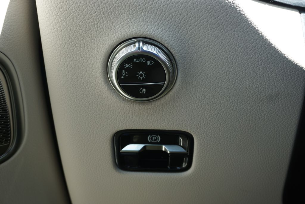 2025 Mercedes-Benz GLC 300 26