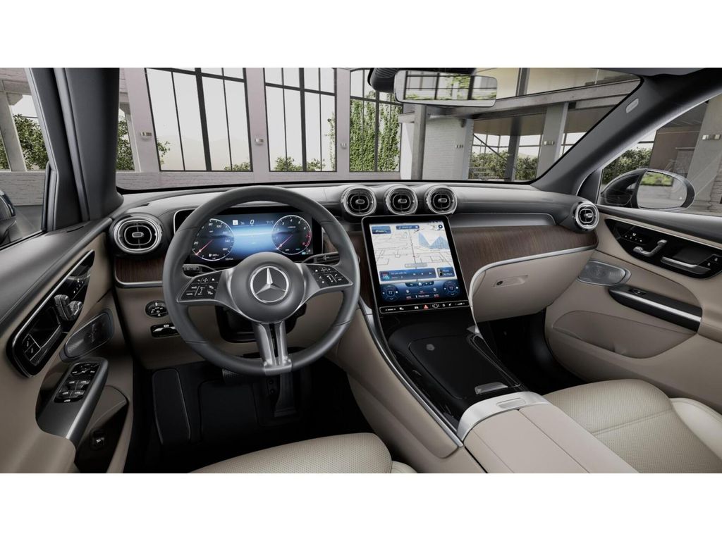 2025 Mercedes Benz GLC 300 photo 3