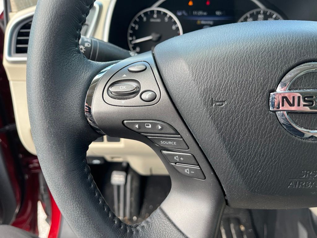 Used 2020 Cayenne Red Metallic Nissan SV image 16
