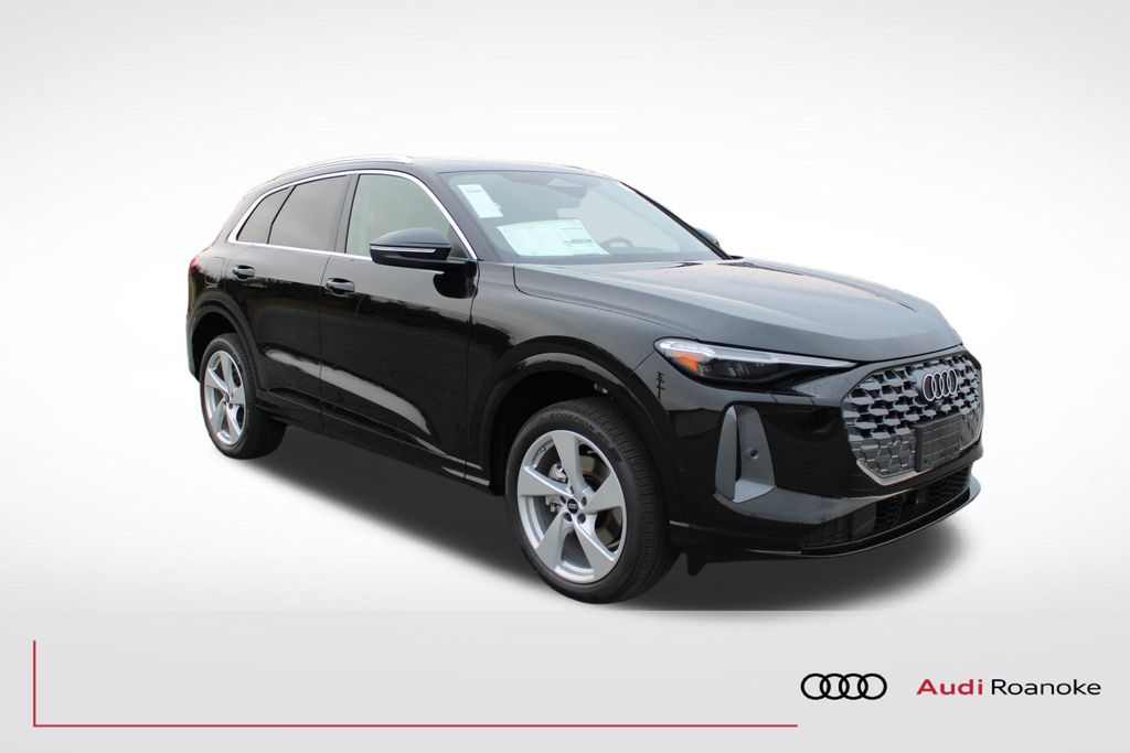 2025 Audi Q5 40 Premium Plus's photo